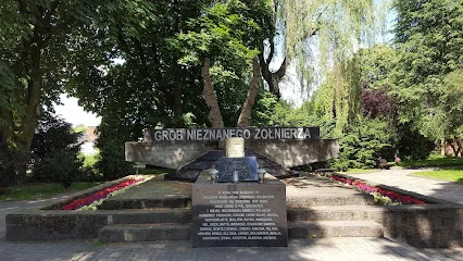 Jeziorko przy rzece Jeziorka i grób nieznanego żołnierza